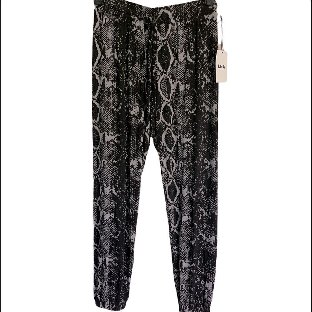 LNA Brushed Python Snake Animal Print Joggers Pants In Charcoal Python.Size S - Picture 5 of 15